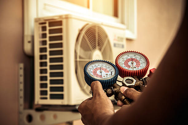 Professional Hvac Installation technician working in Midway Park, NC